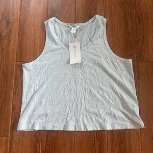 Athleta Light Gray Lightweight Tank Women’s Sleeveless Scoop Neck Size XL